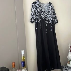 Black and gray dress size XXL floral pattern